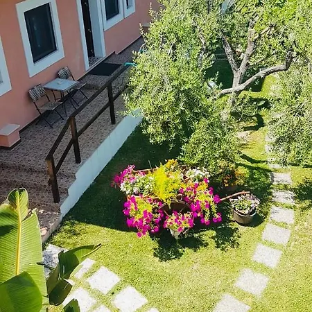 Pacifica Bed & Breakfast