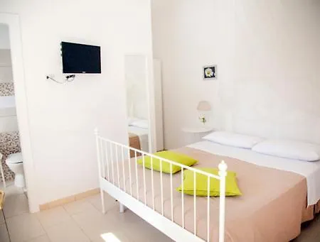 Bed & Breakfast Pacifica 3*